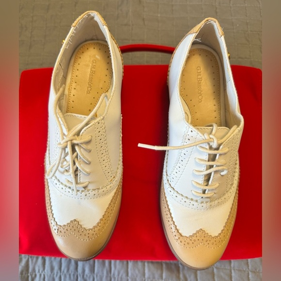 G.H. Bass & Co. Tan White Leather Heeled Oxford - Picture 1 of 7